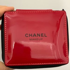 CHANEL COSMETIC/MAKEUP BAG SMALL RED LE 2019 VIP GIFT. Never been used